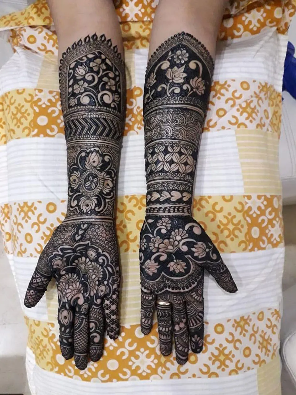 Hand-Mehandi Design
